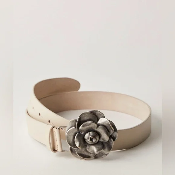 Free People Aurora Black & Silver Flower Buckle Leather Belt NWT Free People Aurora Black & Silver Flower Buckle Leather Belt NWT main image 2